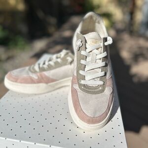 Roxy Surf Suede Tennis Shoes in light pink, beige, white- Women’s size 10